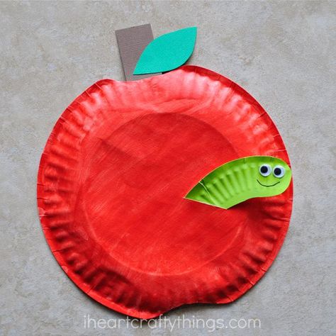 We have been apple crazy this week! I am anxiously looking forward to Fall and cooler temperatures so we’ve been having fun getting a head start on all of our fall crafting. Today I am sharing with you a simple Paper Plate Apple Craft. Kids will adore adding the special touch of the cute little … Caterpillar Craft, Sunflower Crafts, Apple Craft, Fun Fall Crafts, Easy Fall Crafts, Back To School Crafts, Paper Plate Crafts, Plate Crafts, Fall Crafts For Kids