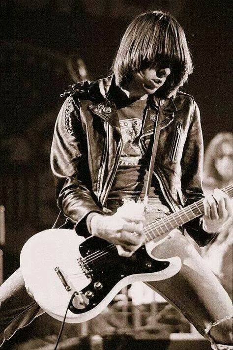 Johnny Ramone Mosrite Guitar, Johnny Ramone, The Ramones, Joey Ramone, Space Ghost, Musica Rock, Punk Rocker, Rock N’roll, October 8