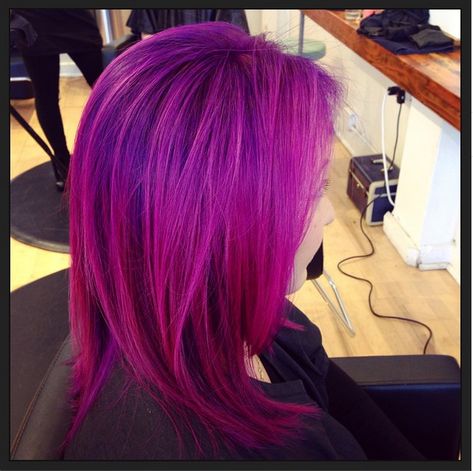 Edo Salon, Purple Roots, Hair Color Plum, Plum Hair, Inspo Hair, Gorgeous Hair Color, Boring Hair, Hair Color Pastel, Color Melting