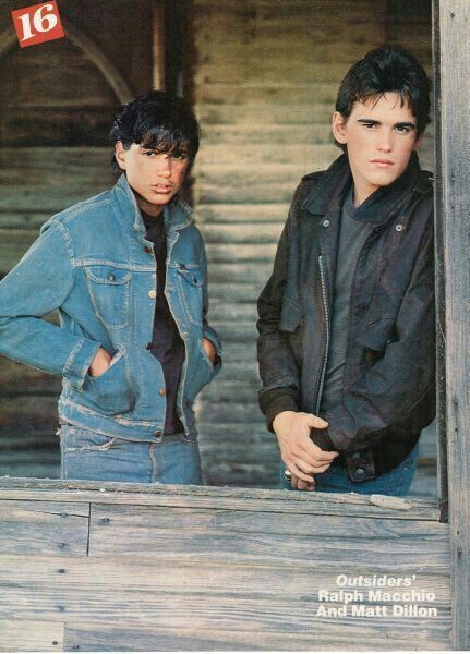 Outsiders Greasers, Pony Boy, Johnny Cade, The Outsiders Greasers, 80s Actors, Dallas Winston, The Outsiders 1983, Paper Rings, 80s Men