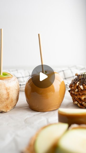 Karli | Family Food Blogger on Instagram: "Caramel Apple Lovers, you’re in luck! 🍏😋 I’m sharing all my tips with you! Learn how to make ‘em at home, where you can 1) customize the flavors and toppings however you desire and 2) make a whole batch for the same price as one purchased! 🙌

Get the full recipe, additional tips, and more by searching ‘caramel apples’ using the link in my bio

#apples #caramelapples #caramel #foodie #foodblog #foodblogfeed #easyrecipes #autumn #autumnbaking #fall #fallvibes" Caramel Apples Halloween, Diy Caramel, Caramel Apples Recipe, Autumn Breeze, Peanut Brittle, Recipe From Scratch, Candy Cookies, Family Food, Halloween Food