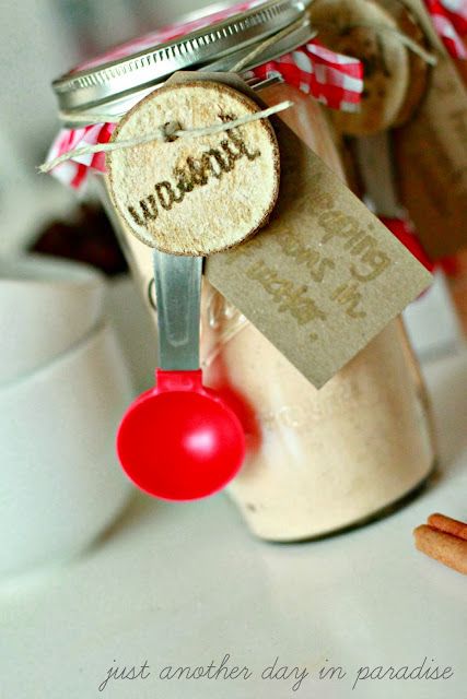 Larissa Another Day: Project Handmade Christmas Gift {food}: Homade Wassail Mix Wassail Recipe, Just Another Day In Paradise, Neighbor Christmas Gifts, Small Container, Another Day In Paradise, Neighbor Gifts, Breakfast Smoothies, Handmade Christmas Gifts, Jar Gifts