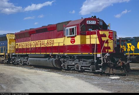 RailPictures.Net Photo: WC 6511 Wisconsin Central EMD SD45 at Fond du Lac, Wisconsin by Bill Edgar Fond Du Lac Wisconsin, Train Railway, Pennsylvania Railroad, Railroad Photos, Lionel Trains, Photo Search, Wisconsin, The Unit, Train