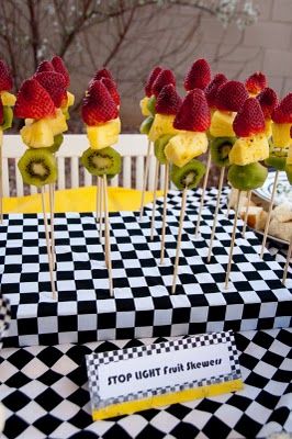 Stop Light Skewers:  Red, yellow, and green ... and good for you, too! Nascar Party, Auto Party, Bike Party, Blaze Birthday, Hotwheels Birthday Party, Hot Wheels Birthday, Hot Wheels Party, Car Themed Parties, Car Birthday Theme