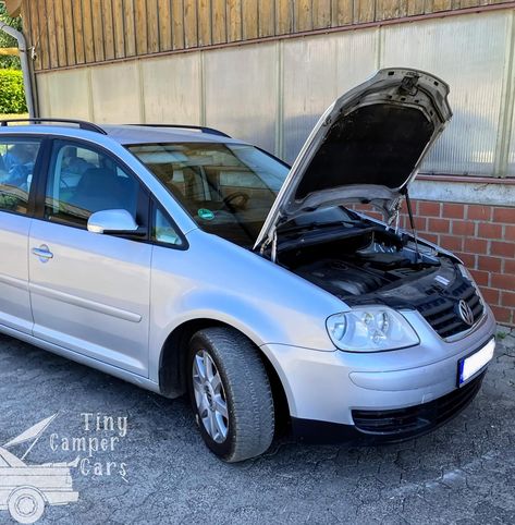 Daniel stellt uns seinen VW Touran 1t1 vor. ➡️ @hschlag_daniel 🚗 Was macht deinen Camper besonders? Die Geschichte. Der Touran ist nun seit knapp 20 Jahren in unserem Besitz. Wir haben unseren ersten gemeinsamen Familienurlaub damit gemacht, den ersten Familienhund abgeholt und meine Brüder und ich haben das Fahren im Touran gelernt. Und vor knapp einem Jahr habe ich dem Touran die neue Aufgabe als Camper erteilt. 🚗 3 Fun facts: - modularer Ausbau - kann jederzeit als Familienauto mit ... Vw Toureg, Touareg Vw, Volkswagen Fastback, Volkswagen Touran, Vw Touran, Volkswagen Touareg, Volkswagen, Fun Facts