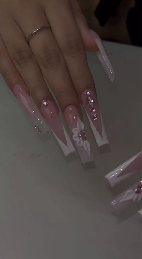 Nail Art 2022, Design Nails Art, Nail Art Aesthetic, Nail Art 2023, Acrylic Nails Long, Nails Girly, Quinceanera Nails, Girly Acrylic Nails, French Acrylic Nails