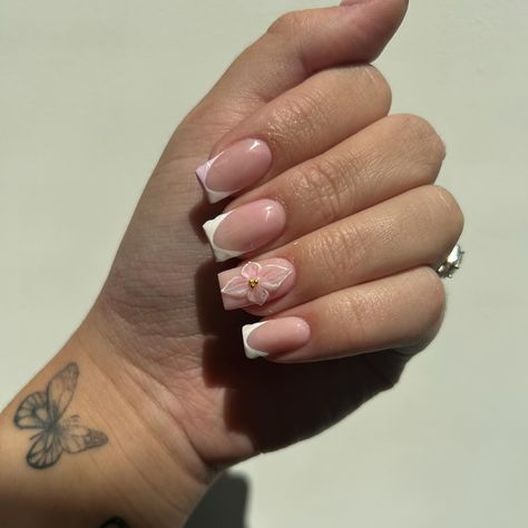 🌸🤍🫧 . Book under, “2 feature nails” Price: £40 Length: 1 magnets Shape: Square . . . . . #nails #nailsofinstagram #nailsnailsnails #nailsart #nailstagram #nailsdesign #nailart #naildesign #nailporn #nailaddict #nailinspo #acrylics #acrylicnails #acrylicsnails #Luton #lutonnails #Lutonnailtech Mail Inspiration, Motherhood Tattoos, Girly Acrylic, Nail Prices, Subtle Nails, Short Square Nails, Girly Acrylic Nails, Coffin Nails Designs, Nails Inspo