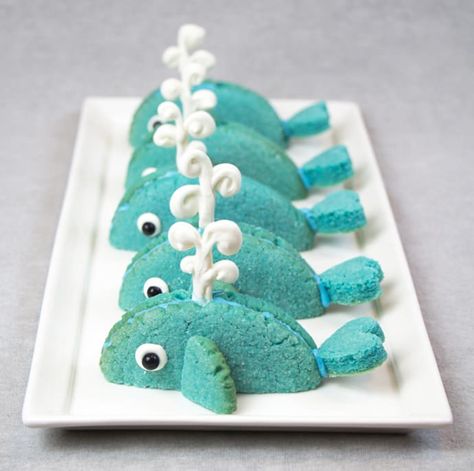 DIY Whale Cookies Recipe Whale Food Ideas, Whale Desserts, Diy Whale, Whale Food, Simple Sugar Cookies, Sunday School Snacks, Whale Cookies, Whale Crafts, Jonah And The Whale