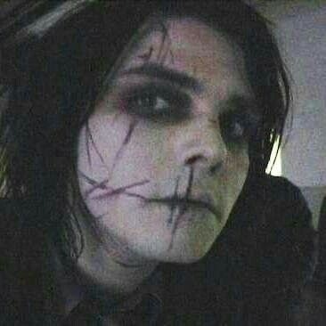 Gerard And Frank, Emo Love, Emo Men, I Love Mcr, Mikey Way, Emo Makeup, Emo Guys, Goth Makeup, Frank Iero