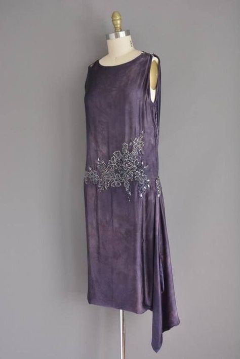 Vintage Flapper Dress, Style Année 20, 1920 Dress, 1920s Dresses, Flapper Dresses, Purple Evening Dress, Wild Party, 1920s Outfits, 1920 Fashion