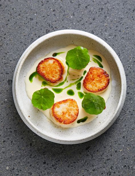 Scallops In Shell, Scallop Starter, Easy Scallop Recipes, Baked Beetroot, Scandinavian Recipes, Cardamom Buns, Mussels Recipe, Creamy Potato Salad, Beetroot Salad