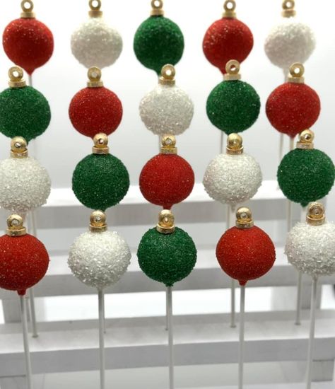 Winter Themed Cake Pops, Ornament Cake Pops, Christmas Cake Pops Ideas, Christmas Cakepops, Christmas Cake Balls, Christmas Cupcake Cake, Cake Pop Decorating, Christmas Cake Pops, Green Cake