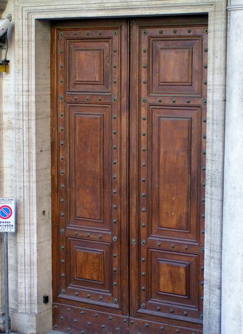 Italian Door Masterbath Inspirations, Italian Doors, Hallway Makeover, Stone Ideas, Metal Doors, Door Design Images, Entrance Door Design, Carved Doors, Italian Villa