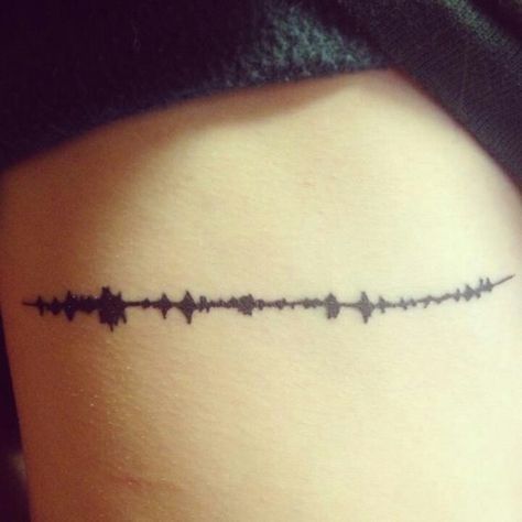 Tattoo of a voice recording turned into a sound wave. Mail Tattoo, Sound Wave Tattoo, Navy Tattoos, Geniale Tattoos, Trash Polka, 1 Tattoo, Voice Recorder, Waves Tattoo, Skin Art