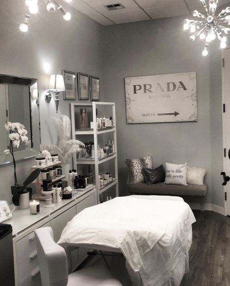 Aesthetic Spa Room Ideas, Grey Esthetician Room, Facial Room Setup, White Lash Room, Medispa Aesthetic, Esthician Room Ideas, Aesthetic Lash Room, Grey Lash Room, Esthetician Room Setup