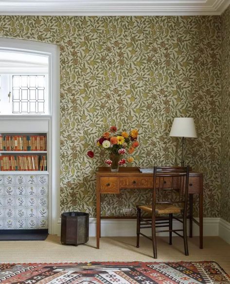 inspo • Instagram Famous Wallpaper, English Country House Style, Ben Pentreath, Arts And Crafts Interiors, Cottagecore Home Decor, William Morris Wallpaper, Cottagecore Home, Morris Wallpapers, English Decor