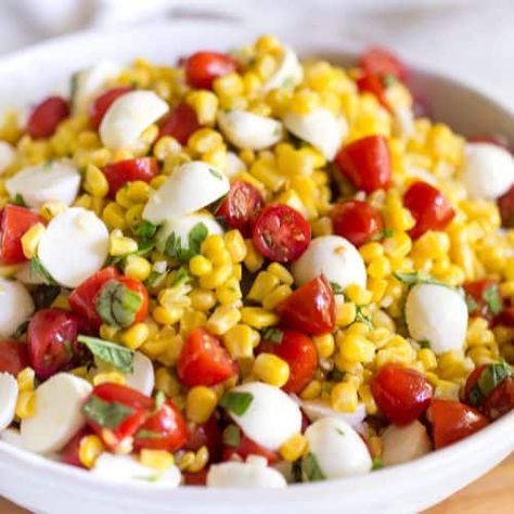 Summer Corn Caprese Salad - Greens & Chocolate Easy Vacation Meals, Fresh Mozzarella Recipe, Tomato Mozzarella Salad, Tomato Mozzarella Basil, Easy Summer Side Dishes, Tomato Salad Recipes, Summer Side Dish, Corn Salad Recipes, Mozzarella Recipes