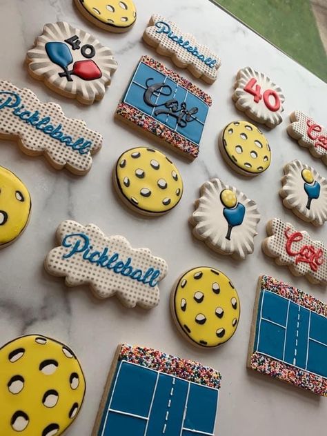 Pickle Ball Decorated Cookies, Pickleball Themed Cakes, Pickleball Desserts, Pickle Ball Tournament Ideas, Pickle Ball Cookies, Pickle Ball Birthday Party, Pickleball Cookies Decorated, Pickleball Cupcakes, Pickleball Cake Ideas