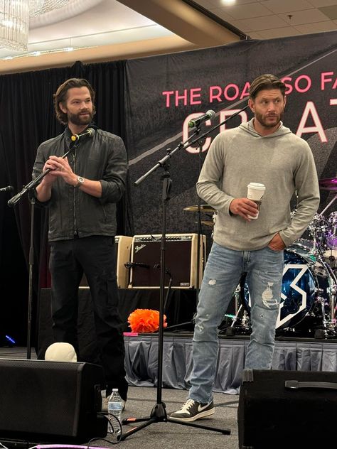 Jared Padalecki 2024, Spn Convention, Jared Padalecki And Jensen Ackles, Jensen Ackles And Jared Padalecki, 2024 Photo, Supernatural Convention, Dean And Sam Winchester, Winchester Supernatural, Sam Winchester