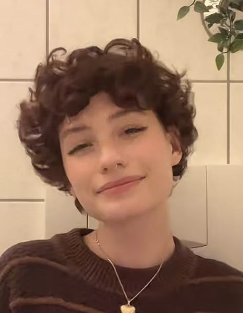 Short Curly Haircuts No Bangs, Short Dyed Hairstyles, Masculine Short Hair, Really Short Haircuts For Women, Non Binary Haircuts Curly, Really Short Curly Hair, Really Short Haircuts, Non Binary Haircuts, Fluffy Curly Hair