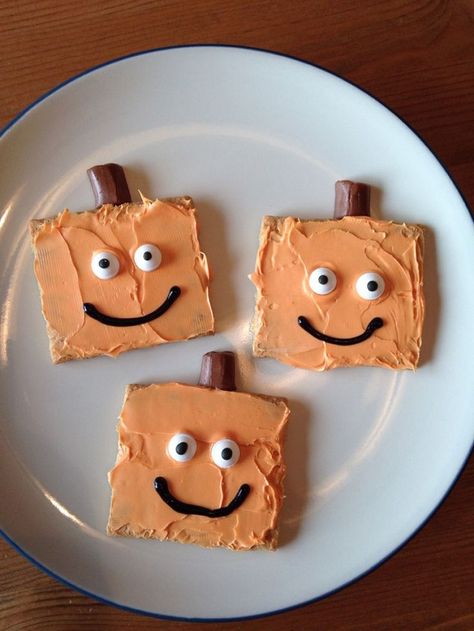 Graham Cracker Halloween Treats - Crafty Morning Thanksgiving Treats For Kids Classroom, Thanksgiving Treats For Kids, Spookley The Square Pumpkin, Square Pumpkin, Crafty Morning, Treats For Kids, Pumpkin Activities, Preschool Snacks, Thanksgiving Treats