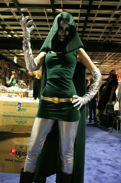 Marvel: Dr Doom CosPlay Doom Cosplay, Lady Doctor, Iconic Halloween Costumes, Comic Book Villains, Comic Con Costumes, Dr Doom, Doctor Doom, Cosplay Pictures, Plus Size Cosplay