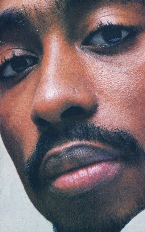 When you look directly at his eyes, it seems they mirror whatever he's feeling... I love his eyes... His smile.... Tupac Shakur, Tupac, Look On, Close Up, Tumblr