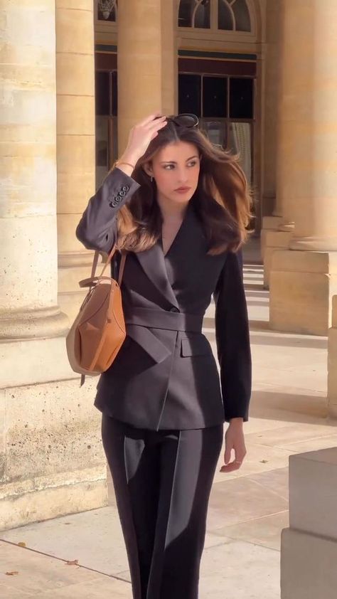 Ceo Outfit Woman Boss Classy, Ceo Women Outfit Korean, Lady Lawyer Outfits, Ceo Aesthetic Woman Outfit Dress, Ceo Girl Boss Outfit, Korean Lawyer Outfit, Businnes Woman Outfits, Boss Lady Outfit Classy Fashion, Ceo Style Women