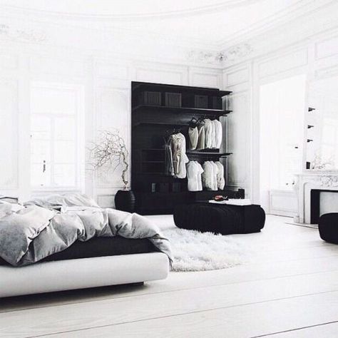 love this idea for a storage in a bedroom Scandinavian Black And White, Black And White Bedroom, Monochrome Bedroom, Royal Bedroom, Samantha Wills, Studio Apt, Bedroom Black, Decoration Inspiration, White Bedroom