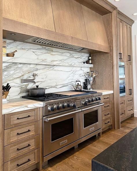 Waterworks Kitchen, All White Kitchen, Kitchen Hoods, Marble Counter, Cute Home Decor, Indian Home Decor, Wooden Cabinets, Home Remodel, Cheap Decor