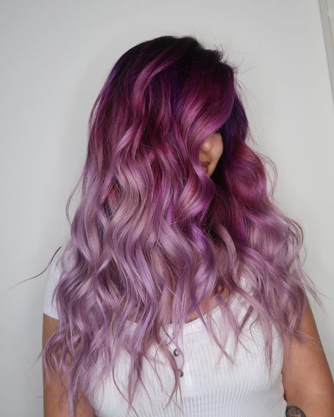 Light Magenta Hair, Magenta Hair Colors, Hawaii Hair, Maroon Hair, Magenta Hair, Colourful Hair, Lilac Hair, Hair Artist, Awesome Hair