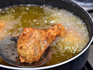 Sous Vide Chicken Drumstick Recipes, Sous Vide Chicken Drumsticks, Sous Vide Fried Chicken, Chicken Thighs And Drumsticks, Sous Vide Chicken, Fried Chicken Legs, Drumstick Recipes, Chicken Drumstick Recipes, Sous Vide Recipes