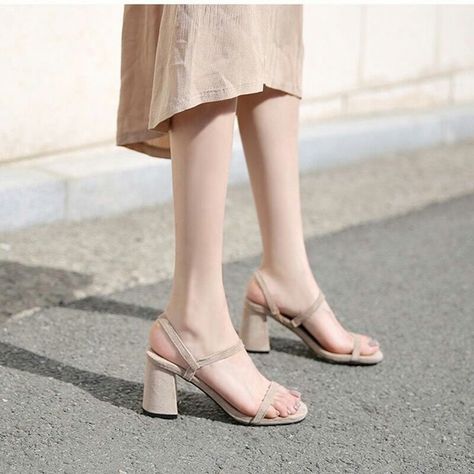 Enchanting Aesthetic, Elegant Shoes Heels, Hak Tinggi, Trending Heels, Fashion Shoes Heels, Shoes Heels Classy, Fashion Shoes Sandals, Shoes Outfit Fashion, Heels Classy