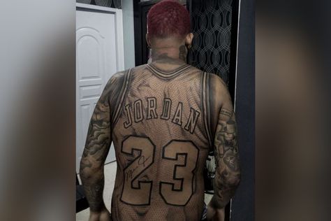 This guy got a full-size Michael Jordan jersey tattoo on his body Jordan Tattoo Ideas, Michael Jordan Tattoo, Jersey Tattoo, 2000 Tattoo, Jordan Tattoo, Ideas Name, Michael Jordan Jersey, Brian Dawkins, Jordan Jersey