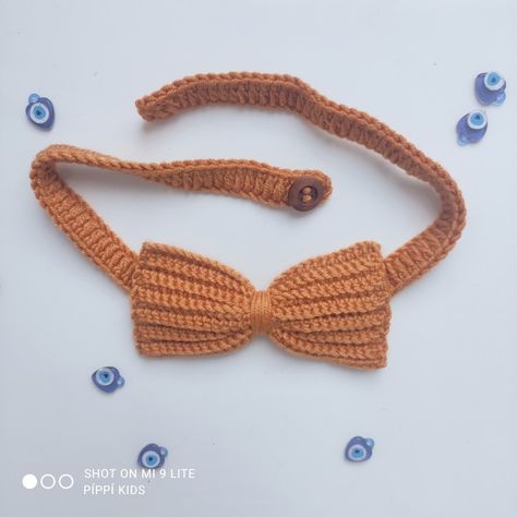 #crochetbowtie #bowtie #kidsaccessories #babybowtie Crochet Bowtie, Bowtie Outfit, Crochet Bow Tie, Crochet Bow Ties, Diy Diary, Baby Bowtie, Crochet Bows, Kawaii Crochet, Square Crochet