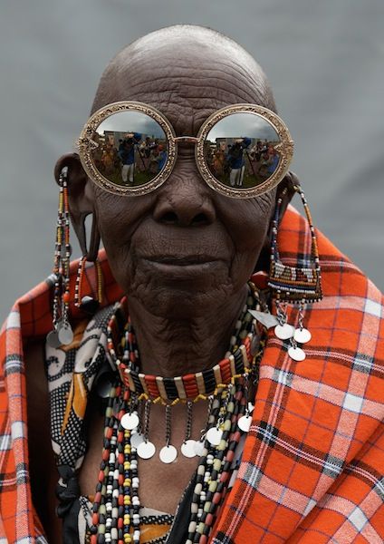 Karen Walker Casts #Kenyan #Artisans in Awesome Spring #Eyewear Campaign #KarenWalker #fashion #personalfavorite #TTM 얼굴 드로잉, Miss Moss, High Fashion Models, Twelfth Night, Old Woman, Karen Walker, People Of The World, World Cultures, 영감을 주는 캐릭터