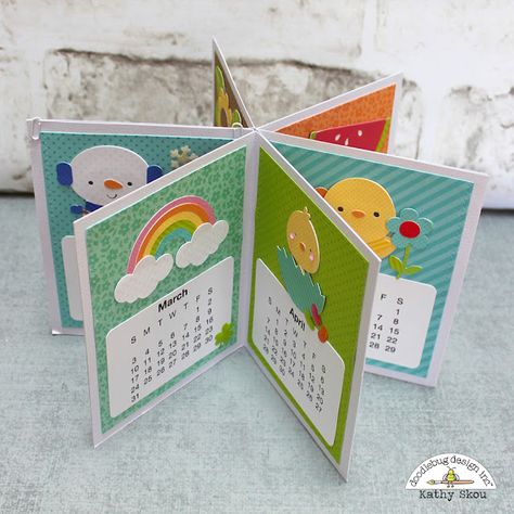 Handmade Desk Calendar, Diy Desk Calendar, Scrapbook Calendar, Kalender Design, Creative Calendar, Calendar Craft, Diy Calendar, Mini Calendars, Doodlebug Design