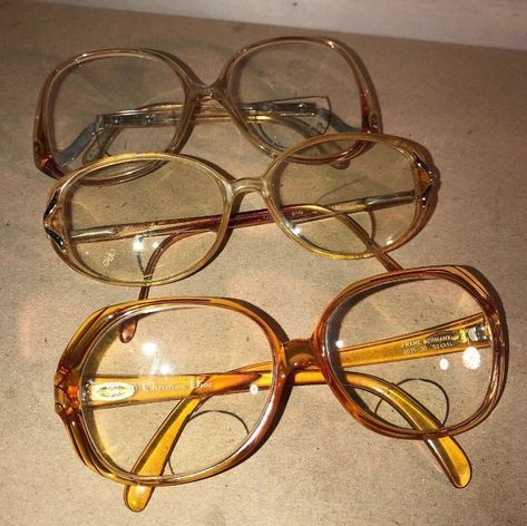 Glasses 70s, 70s Glasses, Glasses Inspiration, Funky Glasses, Cool Glasses, Cute Glasses, New Glasses, 80s Vintage, Retro 70s