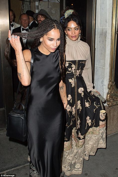 Elegant: Zoe Kravitz (left) and Lisa Bonet (right) looked gorgeous in their red carpet dresses Zoe Kravitz Dress, Zoe Kravitz Black Dress, Zoe Kravitz Tattoos, Zoe Kravitz 2022, Zoe Kravitz Red Carpet, Zoe Kravitz Braids, Lenny Kravitz Met Gala 2022, Zoe Kravitz Style, Zoe Isabella Kravitz