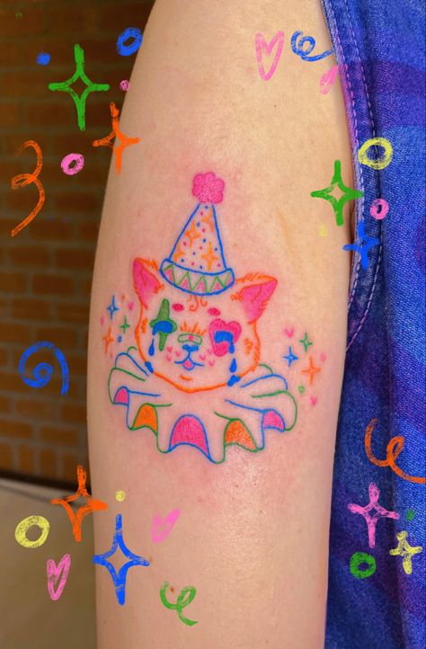 Clown Kitty, 42 Tattoo, Kitty Tattoo, Colorful Tattoos, Funky Tattoos, Clown Tattoo, Cute Tats, Kawaii Tattoo, Cute Little Tattoos