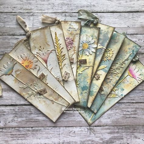 Wildflower Bookmark, Handmade Bookmark Ideas, Wildflower Journal, Bookmark Scrapbooking, Quilted Jewelry, Ephemera Ideas, Making Bookmarks, Bookmark Diy, Bookmarks Diy