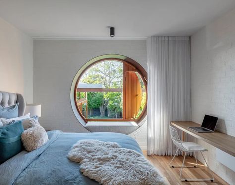 Totoro House, Round Window, Prefab Homes, Mid Century House, Decoration Design, Inspired Homes, Mid Century Design, Modern Bedroom, Interior Spaces