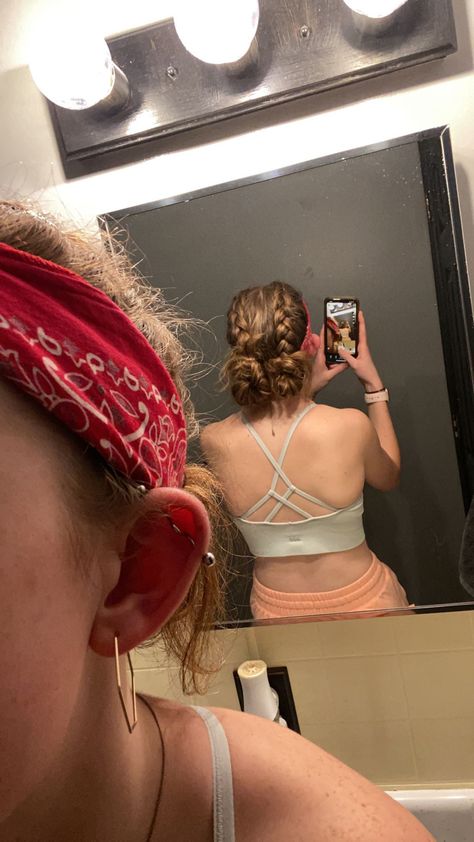 Bandana Hairstyles Blonde Hair, Hairstyles For Band Camp, French Braids With Bandana, French Braid With Bandana, Cute Summer Camp Hairstyles, Hairstyles With Bandanas Braids, Braid Bandana Hairstyles, Hair Ideas With Bandanas, Bandana Braid Hairstyles