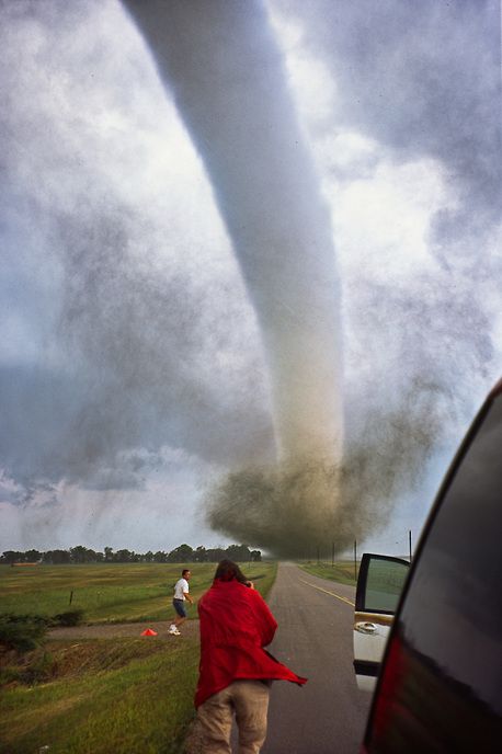 National Geographic photographer Carsten Peter captures images while Tim Samaras deploys a scientific weather probe in the path of an oncoming tornado near Manchester South Dakota on June 24th, 2003. An astounding world-record pressure drop of 100 millibars was recorded as the tornado passed over the device. National Geographic Photographers, Weather Cloud, Weather Storm, Storm Chasing, Storm Photography, Wild Weather, Image Nature, Weather Photos, Storm Clouds