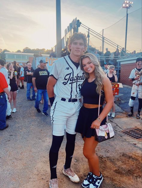 #baseball #couple #boyfriend Cute Baseball Couples Pictures, Baseball Couples Pictures, Baseball Boyfriend Pictures, Baseball And Volleyball Couples, Baseball Basket Ideas For Boyfriend, Softball Boyfriend, Baseball Gf Outfits, Baseball Boyfriend Aesthetic, Baseball And Softball Couple