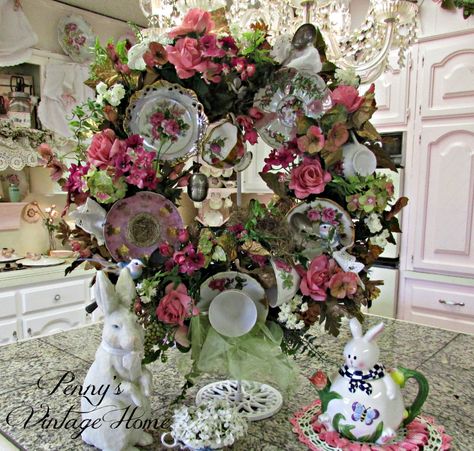 Plate Wreaths, Cup Wreath, Plate Wreath, Victorian Wreath, Teacup Crafts, China Crafts, Tea Party Decorations, Cup Crafts, Shabby Chic Crafts