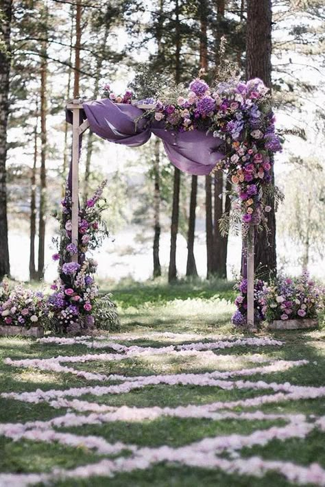 Lavender Wedding Colors, Lavender Wedding Theme, Popular Wedding Colors, Best Wedding Colors, Purple Wedding Theme, Wedding Color Trends, Lilac Wedding, Purple Wedding Flowers, Lavender Wedding