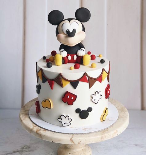 Mickey Birthday Cakes, Mickey Mouse Clubhouse Cake, Disney Sweets, Mickey And Minnie Cake, Cake Designs For Boy, Bunting Cake, Mouse Birthday Cake, Buttercream Birthday Cake, Mickey Mouse Birthday Cake