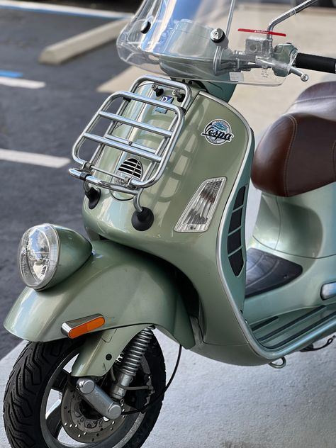 “Faro Basso” means “Low Headlight” in Italian. This 2012 Vespa GTV 300 features leather seats, a top case, windscreen, and the legendary low headlamp. It’s also fast! Come and see it in person~ #farobasso #vespagtv #vespagainesville #gainesvillevespa #ufscooters #gainesvillefl #alachuacounty #northflorida Vespa Gtv, Leather Seats, Come And See, Wind Screen, Headlamp, Leather Seat, See It, Showroom, Leather