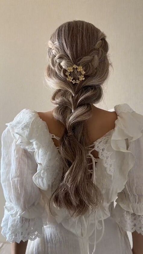 Braided Hairstyle, Hair And Makeup Tips, Dress Alterations, Romantic Look, Hair Strand, Shirt Dress Casual, Hair Elastics, Tee Outfit, Blouse Outfit